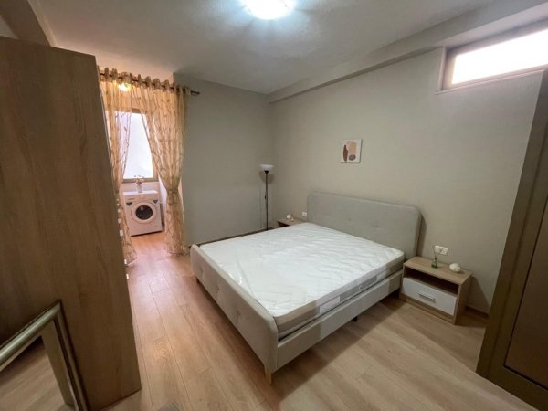 Tirane, jepet me qera apartament 1+1 Kati 2, 45 m² 490 € (Rruga Jusuf Vrioni,prane &quot;Shtepise se ofertave 2&quot;)