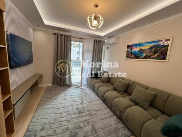 Tirane, jepet me qera apartament 1+1 Kati 4, 80 m² 600 € (Zogu i Zi)