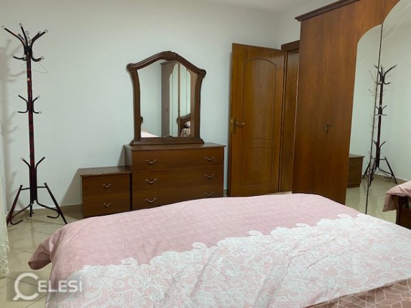 Tirane, jepet me qera apartament 1+1+Ballkon Kati 3, 68 m² 430 € (XHAMLLIKU)
