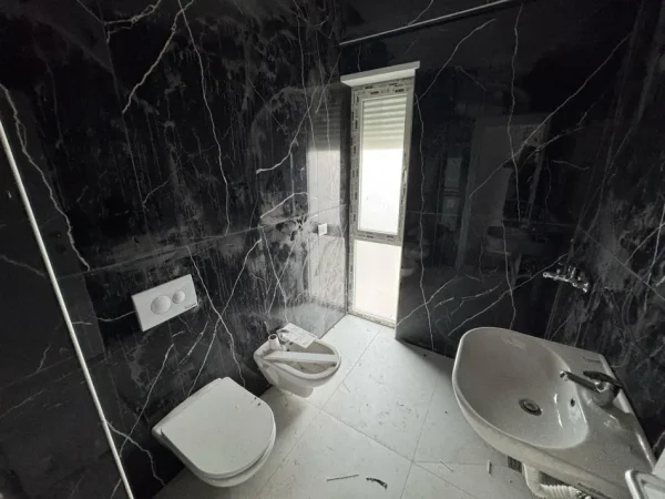 Tirane, jepet me qera apartament 2+1 Kati 6, 98 m² 400 € (ish dogana)