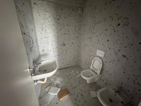 Tirane, jepet me qera apartament 2+1 Kati 6, 98 m² 400 € (ish dogana)