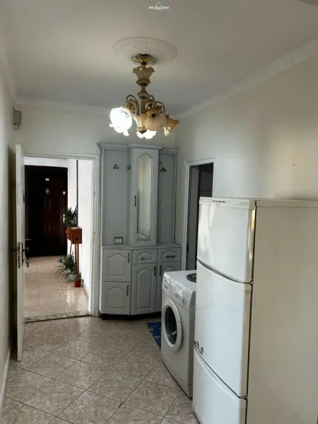 Tirane, jepet me qera apartament 2+1 Kati 6, 80 m² 420 € (laprake)