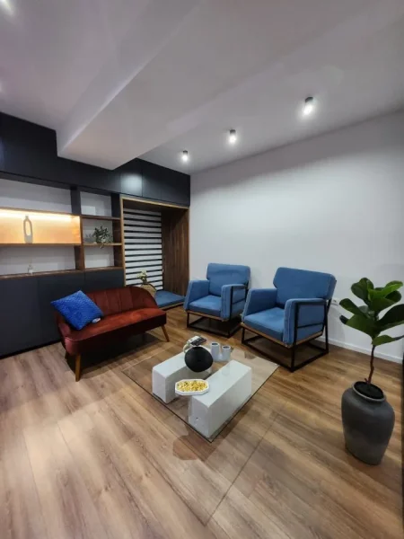 Tirane, jepet me qera zyre Kati 7, 75 m² 1.100 € (Square 21)