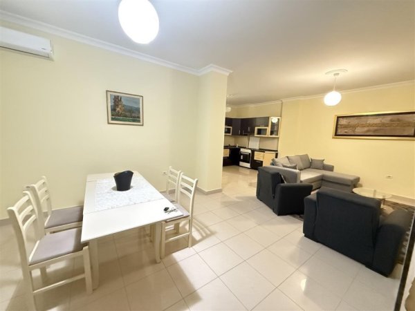 Tirane, jepet me qera apartament 2+1+Ballkon Kati 1, 100 m² 570 € (DON BOSKO)