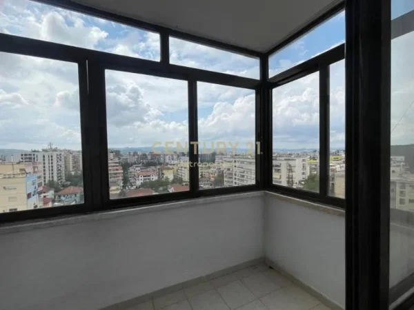 Tirane, shitet apartament 2+1 Kati 10, 70 m² 120.000 € (Don Bosko)