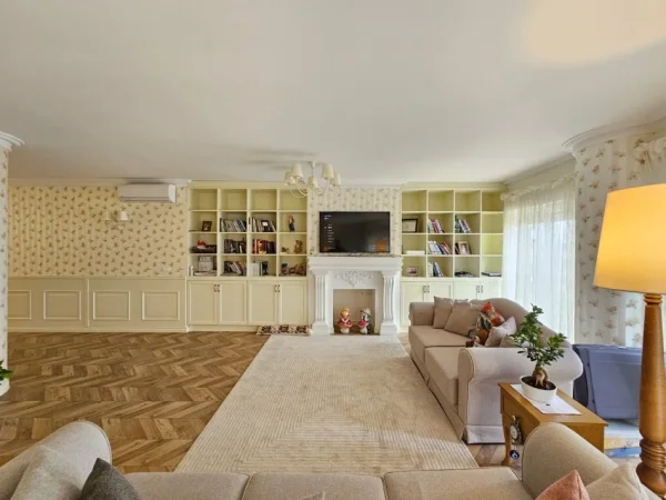 Tirane, jepet me qera apartament 2+1 Kati 3, 126 m² 1.000 € (kodra e diellit)