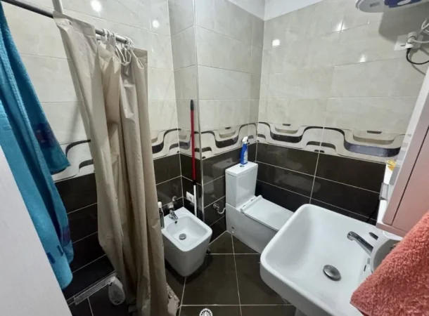 Tirane, shitet apartament 1+1+Ballkon Kati 3, 84 m² 110.000 € (Konferenca e Pezes)