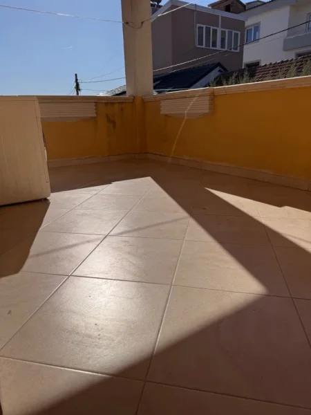 Tirane, jap me qera apartament 2+1+Aneks+Ballkon Kati 2, 115 m² 450 € (Sauk ( Te Xhamia))