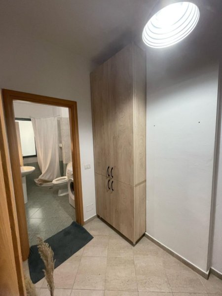 Tirane, jepet me qera apartament 1+1 (Rr. Teodor Rusvelt)