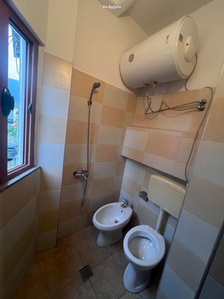 Tirane, jepet me qera Vile 2+1 Kati 2, 95 m² 350 € (shkoze)