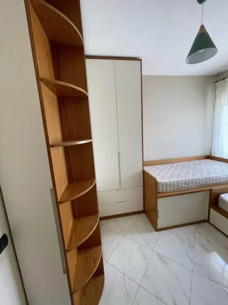 Tirane, jepet me qera apartament 2+1+Ballkon Kati 3, 97 m² 450 € (Shefqet Kuka Fresk)