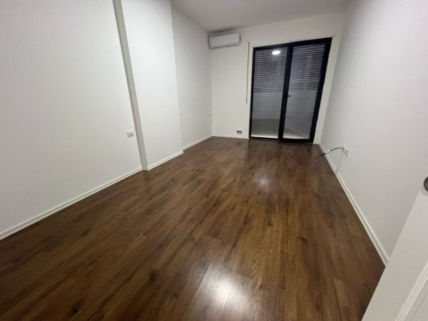 Tirane, jap me qera apartament 2+1 Kati 1, 125 m² 600 €
