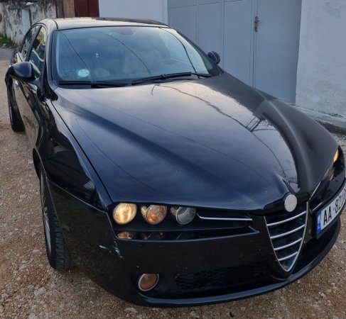 Shes makine me portobagazh Alfa Romeo 159 , e zeze manuale 4.000 €