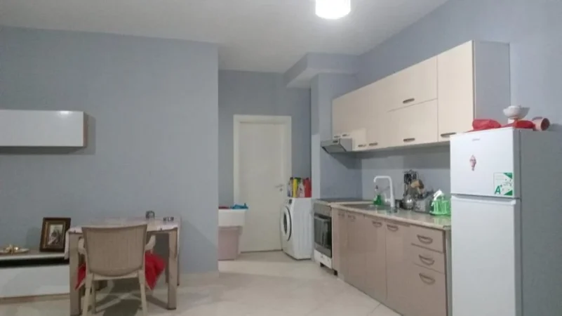 Tirane, shitet apartament 1+1+Ballkon Kati 5, 74 m² 95.000 € (Fresk)
