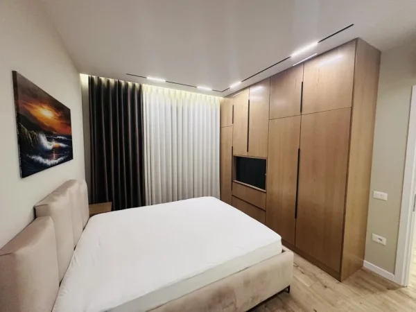 Tirane, jepet me qera apartament 2+1+Ballkon Kati 2, 120 m² 1.600 € (Liqeni Thate)