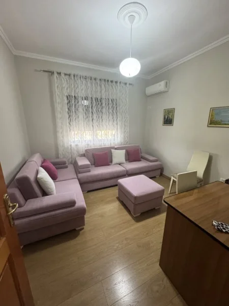 Tirane, jepet me qera apartament 2+1+Ballkon Kati 5, 75 m² 550 € (Rr. Foto Janku pas ish hipotekes, Don Bosko)