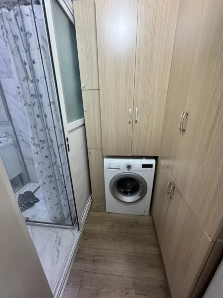Tirane, jepet me qera apartament 2+1+Ballkon Kati 5, 75 m² 550 € (Rr. Foto Janku pas ish hipotekes, Don Bosko)