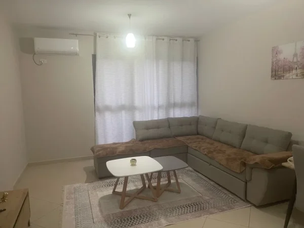Tirane, jepet me qera apartament 2+1+Ballkon Kati 5, 120 m² 450 € (Teodor Keko)