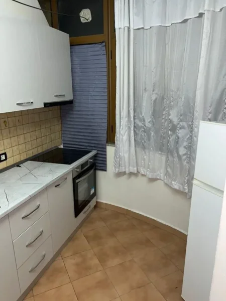 Tirane, jepet me qera apartament 2+1+Ballkon Kati 1, 87 m² 600 € (Don Bosko)