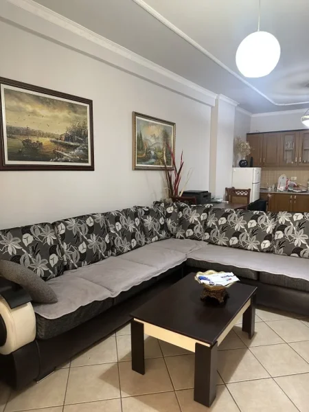 Tirane, jepet me qera apartament 2+1+Aneks+Ballkon Kati 3, 100 m² 450 € (Teodor Keko)