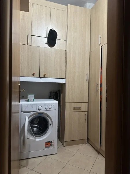 Tirane, jepet me qera apartament 2+1+Aneks+Ballkon Kati 3, 100 m² 450 € (Teodor Keko)