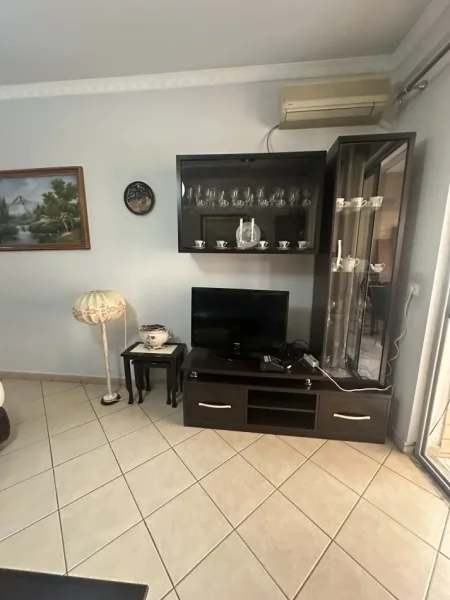 Tirane, jepet me qera apartament 2+1+Aneks+Ballkon Kati 3, 100 m² 450 € (Teodor Keko)
