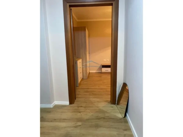 Tirane, jepet me qera apartament 2+1 Kati 2, 76 m² 500 € (Brryl)