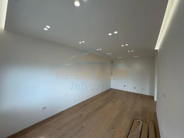 Tirane, jepet me qera apartament 2+1 , 86 m² 600 € (Spitali Amerikan 3)