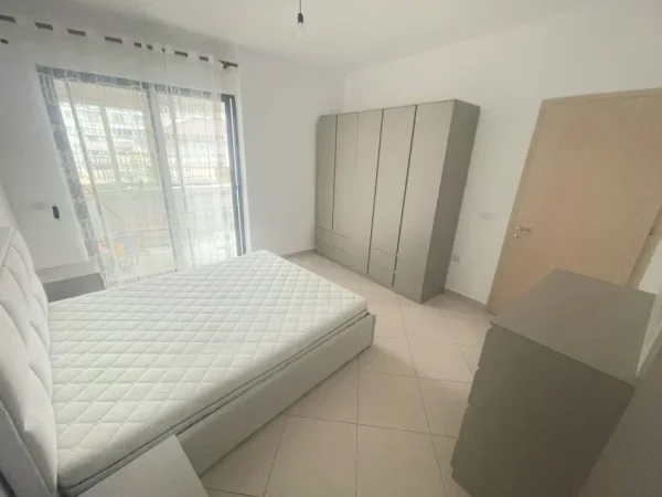 Tirane, jepet me qera apartament 2+1+Ballkon Kati 4, 112 m² 450 € (Astir)