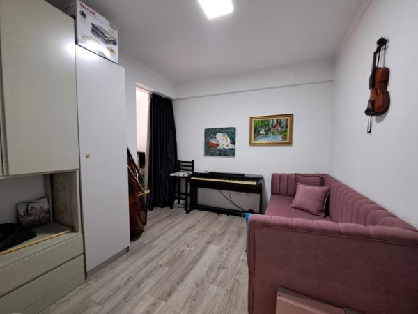 Tirane, jepet me qera apartament 3+1 Kati 0, 125 m² 1.000 € (Selvia)