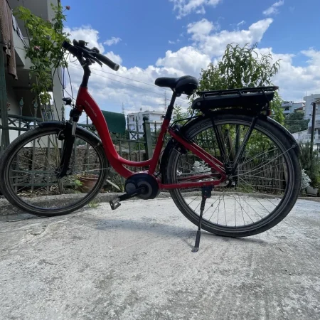 Tirane, shes biciklete elektrike Reise &amp; Muller e kuqe 600 €