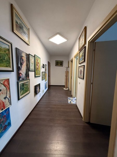 Tirane, jepet me qera apartament 2+1 Kati 3, 120 m² 395 € (Fresk)