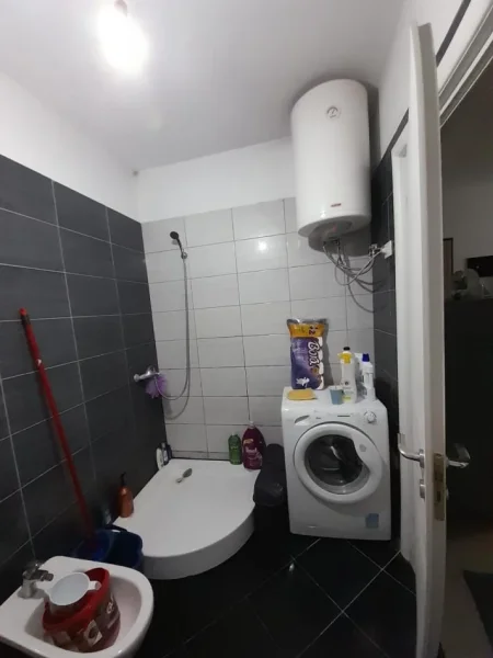 Tirane, jepet me qera apartament 1+1 Kati 5, 78 m² 300 € (Teodor Keko)