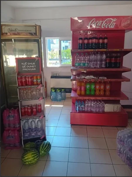 Tirane, shitet dyqani , 110 m² (rrethrrotullimi yzberisht Tirane)