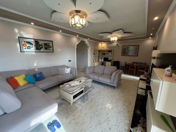 Tirane, jepet me qera Vile 2+1+Aneks+Ballkon Kati 3, 110 m² 570 € (Allias)