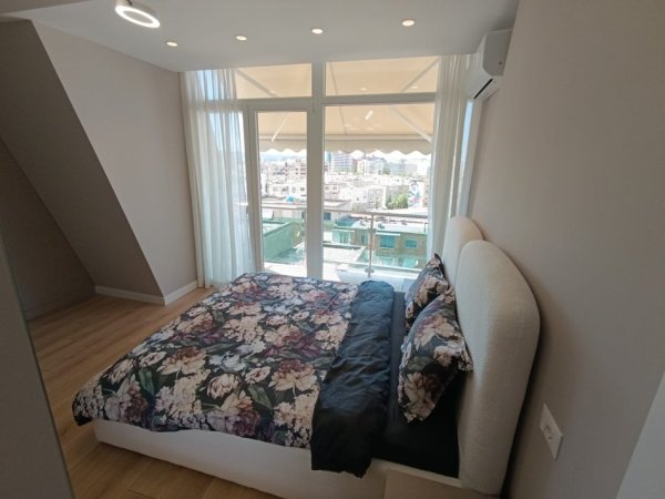Tirane, jepet me qera apartament+verande | Penthouse 1+1+Aneks+Ballkon Kati 7, 65 m² 700 € (Vasil Shanto)
