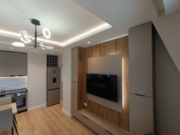 Tirane, jepet me qera apartament+verande | Penthouse 1+1+Aneks+Ballkon Kati 7, 65 m² 700 € (Vasil Shanto)