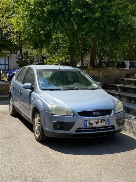 Tirane, shitet makine Ford Nafte, blu e hapur manuale Kondicioner 264 km 2.200 €