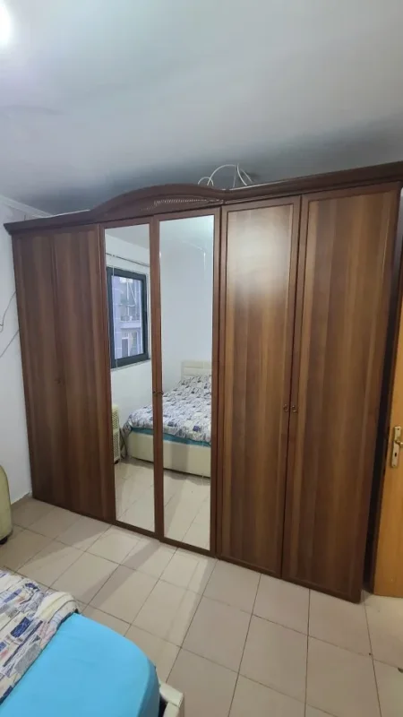 Tirane, shes Mobilje&amp; Elektroshtepiakebte perdorura ne gjendje shume te mire 1 €