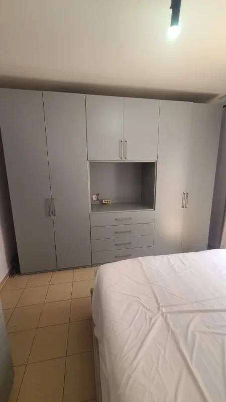 Tirane, shes Mobilje&amp; Elektroshtepiakebte perdorura ne gjendje shume te mire 1 €