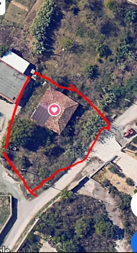 Tirane, shitet truall , 300 m² 100.000 € (Rruga Azem Galica Kashar)