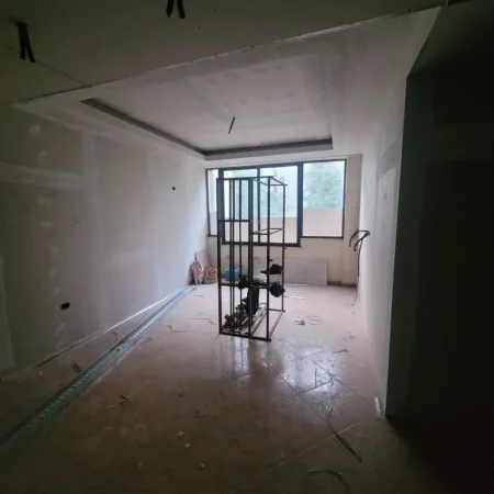 Tirane, shitet apartament 2+1 Kati 1, 180 m² 220.000 € 