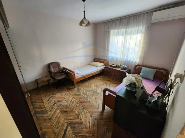 Shitet, Apartament 3+1, Shkolla Baletit, Tiranë.
