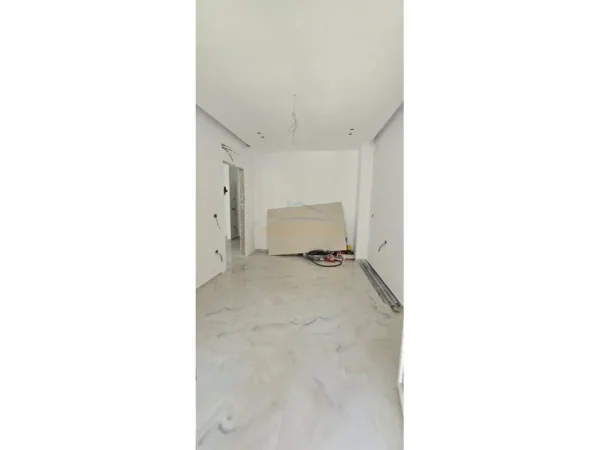 Shitet, Apartament 1+1, Rruga Dritan Hoxha, Tiranë