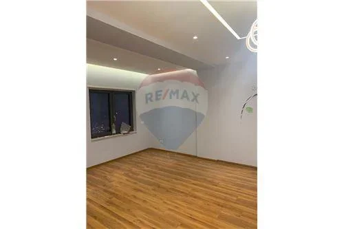 Tirane, jepet me qera zyre , 1.700 € 