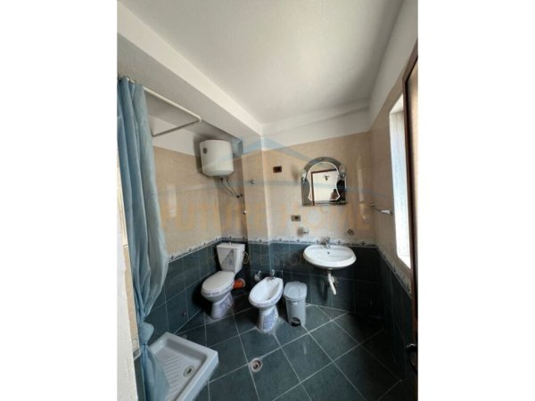 Tirane, jepet me qera apartament 2+1+Aneks+Ballkon Kati 3, 96 m² 700 € ((Për Zyra) Sheshi Willson)