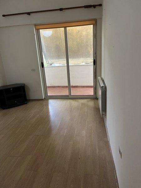 Tirane, jepet me qera apartament 1+1 Kati 1, 84 m² 500 € (Afer Shkolles se Kuqe)