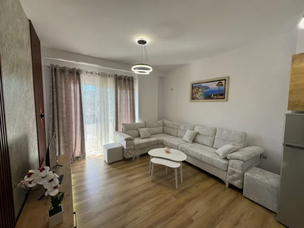 Tirane, shitet apartament 1+1 Kati 5, 65 m² 95.000 € (misto mame)