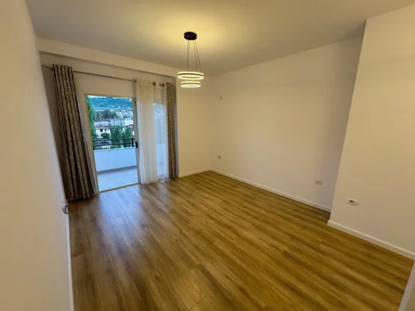 Tirane, shitet apartament 1+1 Kati 4, 65 m² 92.000 € (rruga misto mame)