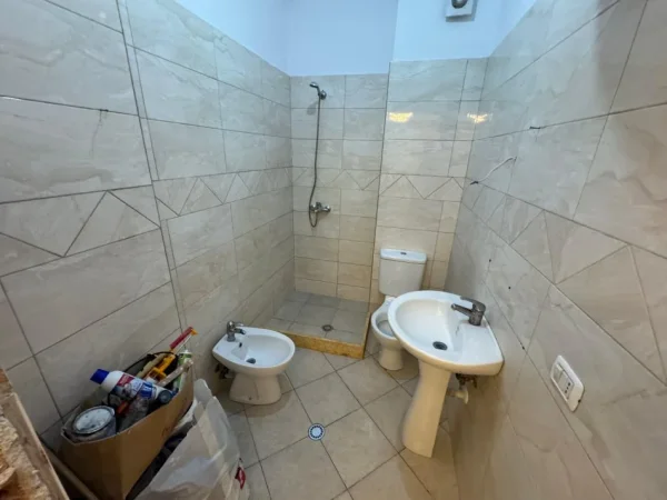 Tirane, shitet apartament 1+1 Kati 4, 65 m² 92.000 € (rruga misto mame)